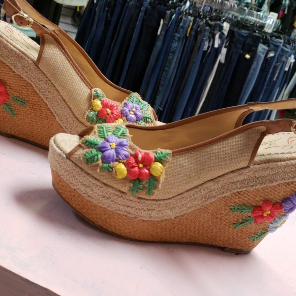 Poetic license straw wedge embroidered 10